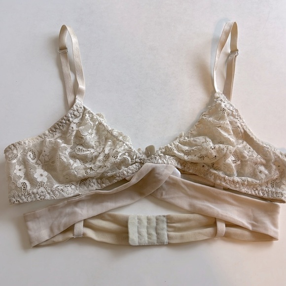 Honey Punch Soft Beige Lace Bralette (Size Medium) - Picture 1 of 3